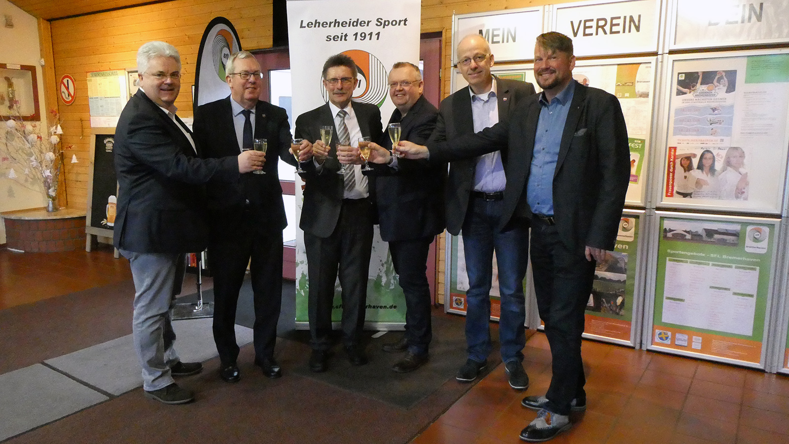 Frank Schildt, Paul Bödeker, Peter Skusa, Torsten Neuhoff, Torsten von Haaren und Jörn Straka. SFL Neujahrsempfang Gruppe P1230355